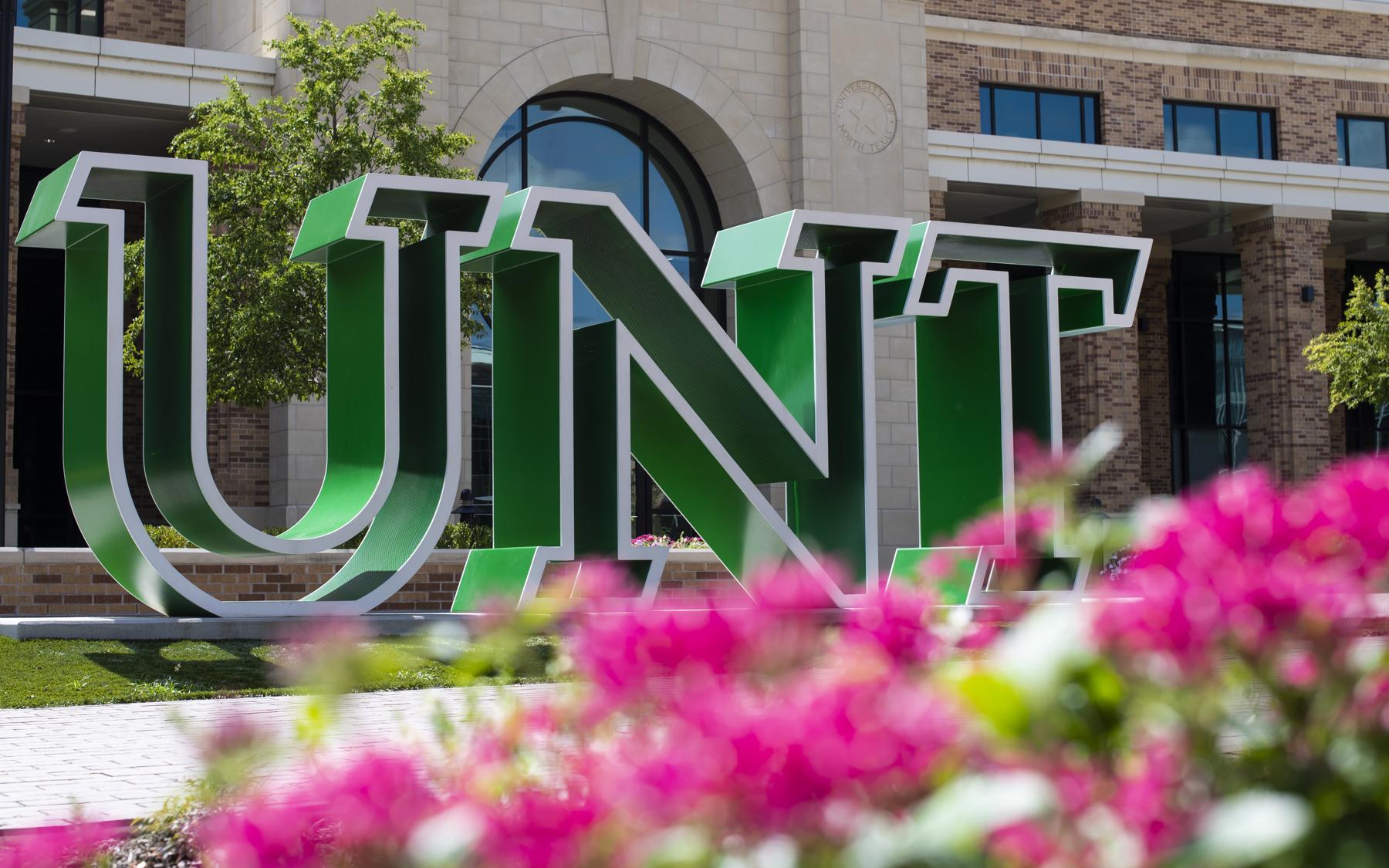UNT Sign