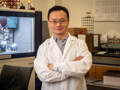 Professor Shengqian Ma in his lab, image courtesy of TAMEST