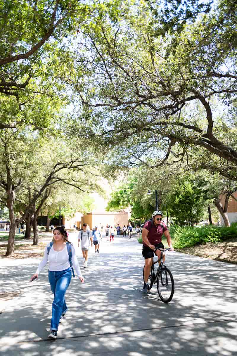 UNT students getting around campus